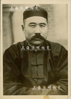 民国时期著名军阀“张宗昌”历史老照片1张，尺寸127×179mm，属昔年外国记者采访之新闻照，背贴有英文说明；源于美国回流，保存甚佳，敬请预览