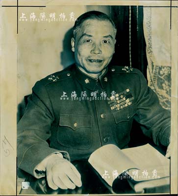 1949年“李宗仁将军”历史老照片1张，尺寸207×228mm，属昔年外国记者采访之新闻照，背有英文说明；源于美国回流，保存甚佳，敬请预览