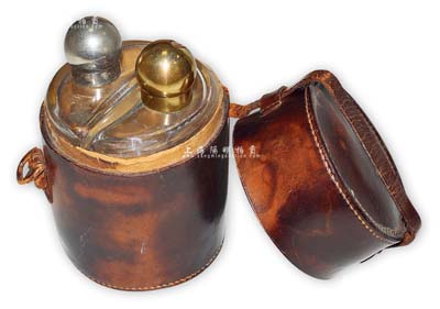 民国时期“酒壶”一件，带有原皮封套，保存尚佳，敬请预览