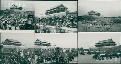 1950年天安门大型老照片一组共20张不同，尺寸均约200×151mm，均属庆祝国庆一周年之阅兵及游行老照片；保存甚佳，敬请预览